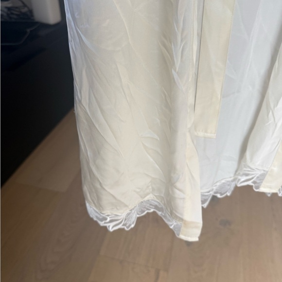 Intimissimi Cream Lace-Trimmed Robe size S/M - Picture 11 of 14